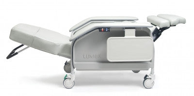 The Lumex Deluxe Clinical Care Bariatric Recliner FR587W series has been designed specifically for the larger resident/patient.