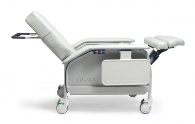 The Lumex Deluxe Clinical Care Bariatric Recliner FR587W series has been designed specifically for the larger resident/patient.