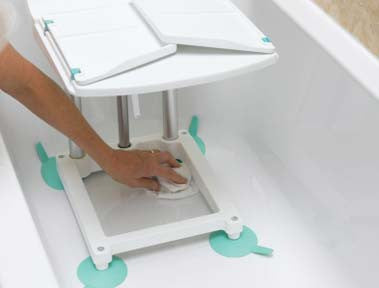 The Splash Bath Lift is easy to clean, remove and transport, and durably attaches to the tub surface with its suction cup system.